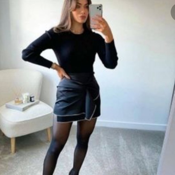 Zara black rhinestone bow mini skirt - Picture 4 of 13